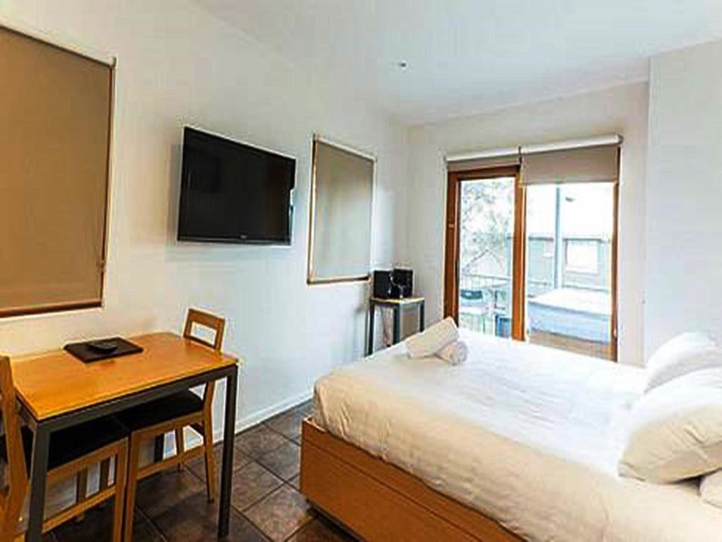 Frueauf Village Falls Creek Room photo